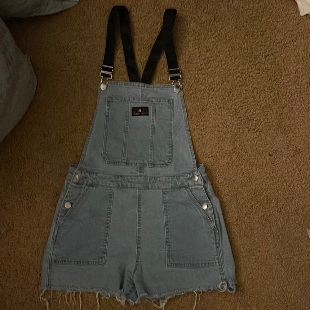 Kendall & Kylie. Jean Shorts overalls. Size 27